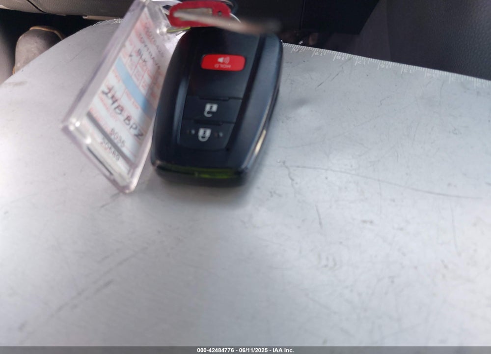 2025 TOYOTA RAV4 HYBRID XLE VIN: 4T3RWRFV1SU164675