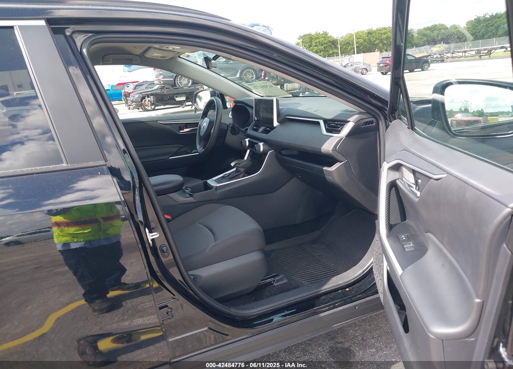 2025 TOYOTA RAV4 HYBRID XLE VIN: 4T3RWRFV1SU164675