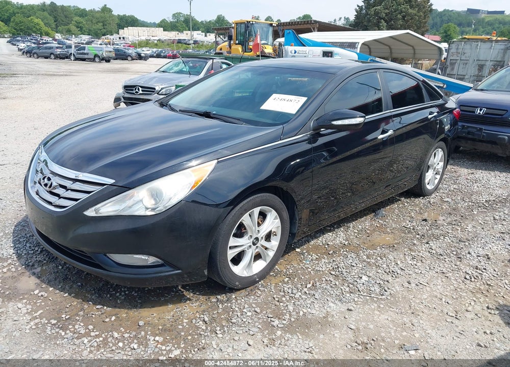 2011 HYUNDAI SONATA VIN: 5NPEC4AC2BH031916