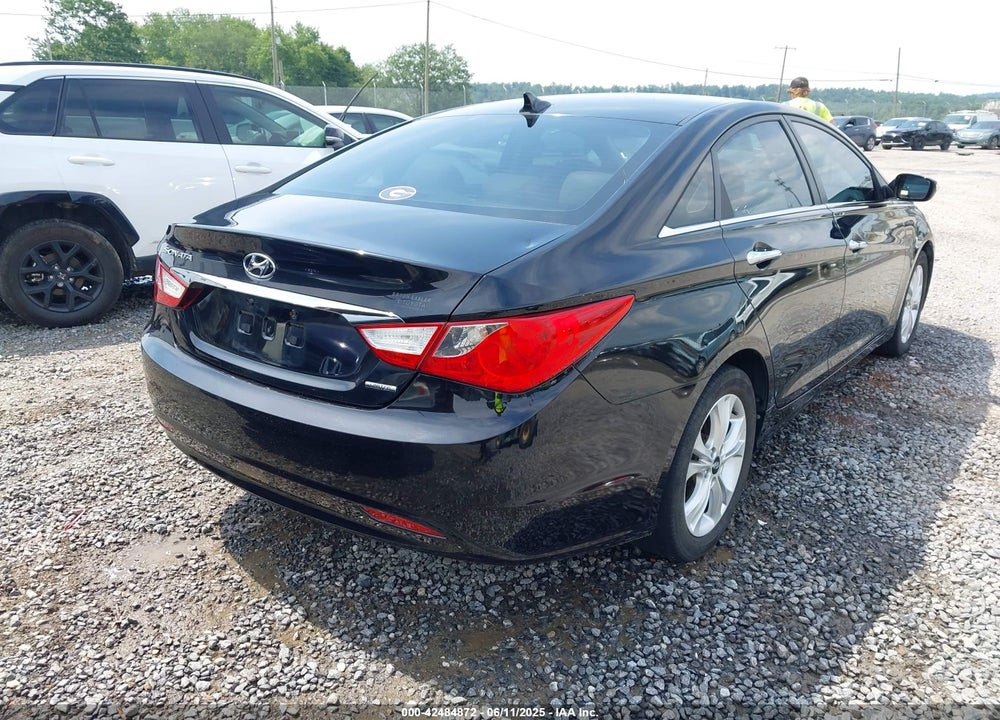 2011 HYUNDAI SONATA VIN: 5NPEC4AC2BH031916