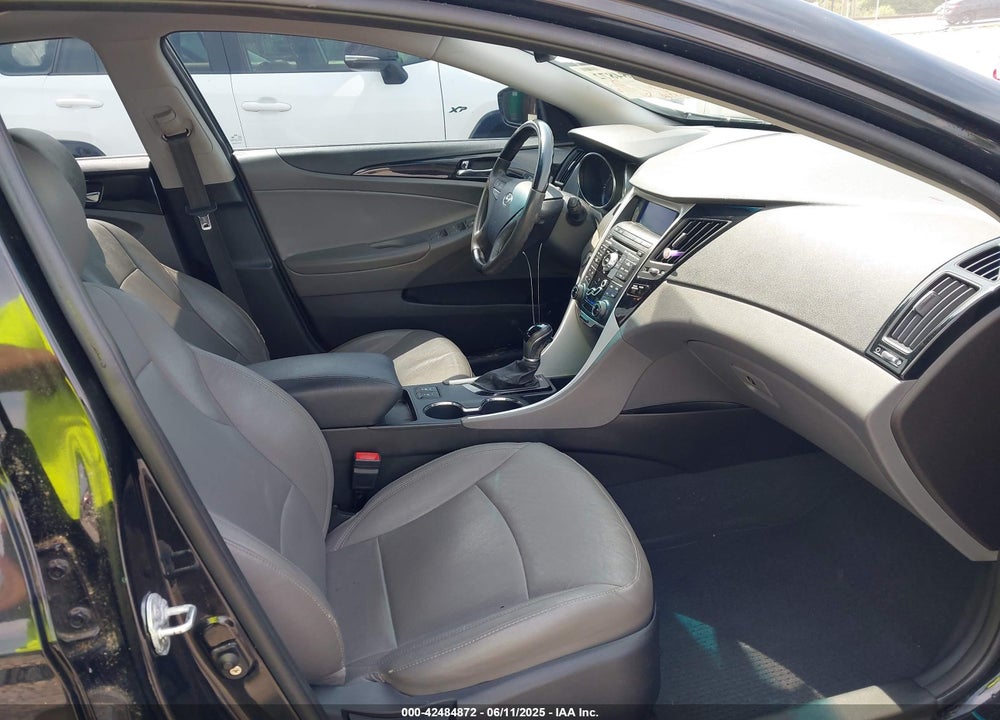 2011 HYUNDAI SONATA VIN: 5NPEC4AC2BH031916