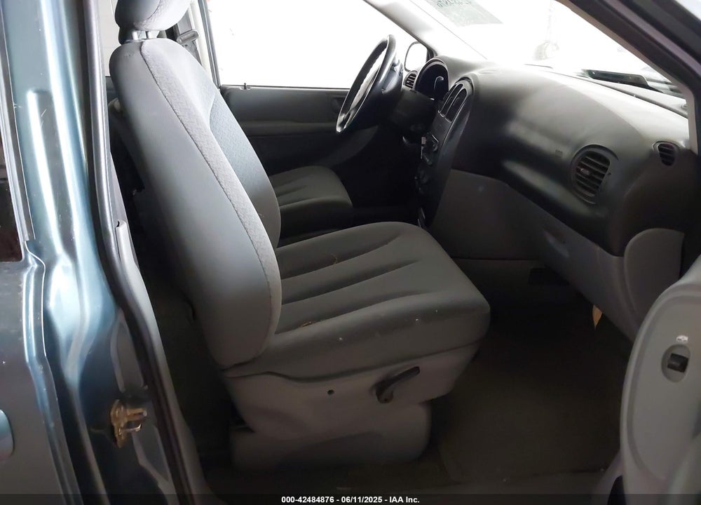 2005 DODGE GRAND CARAVAN SXT VIN: 2D4GP44L25R431882