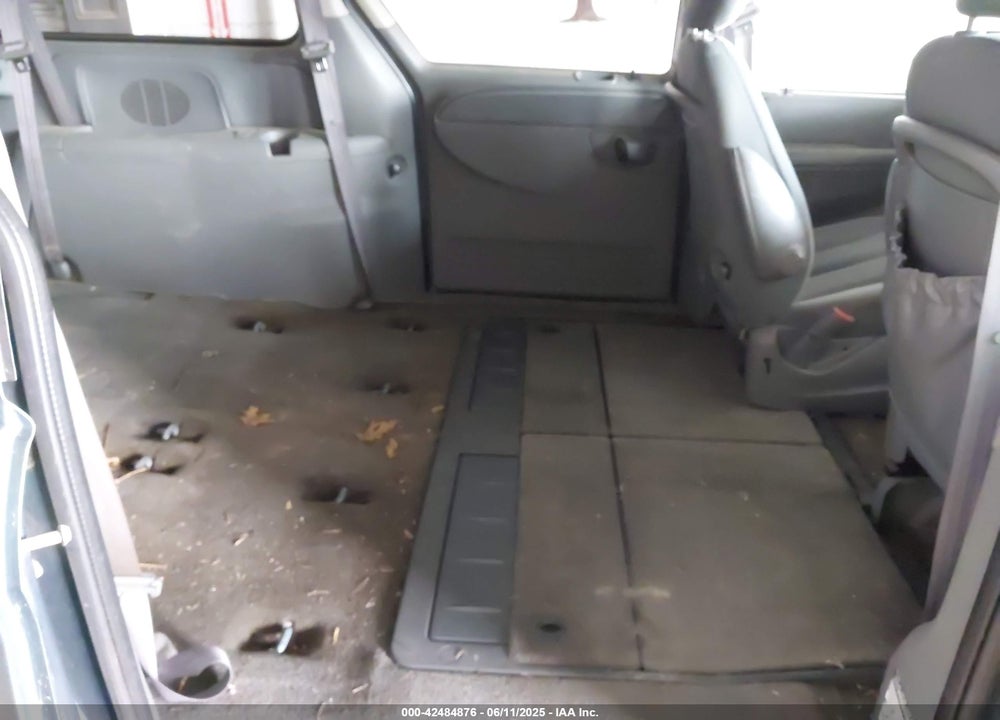 2005 DODGE GRAND CARAVAN SXT VIN: 2D4GP44L25R431882