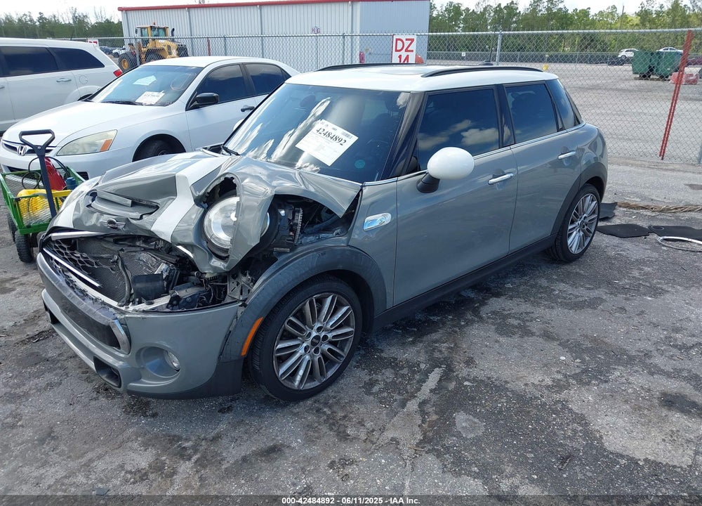 2018 MINI COOPER VIN: WMWXU3C55J2F51056
