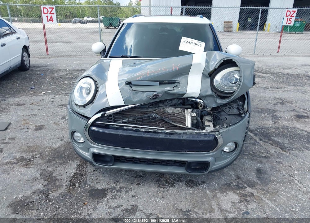 2018 MINI COOPER VIN: WMWXU3C55J2F51056