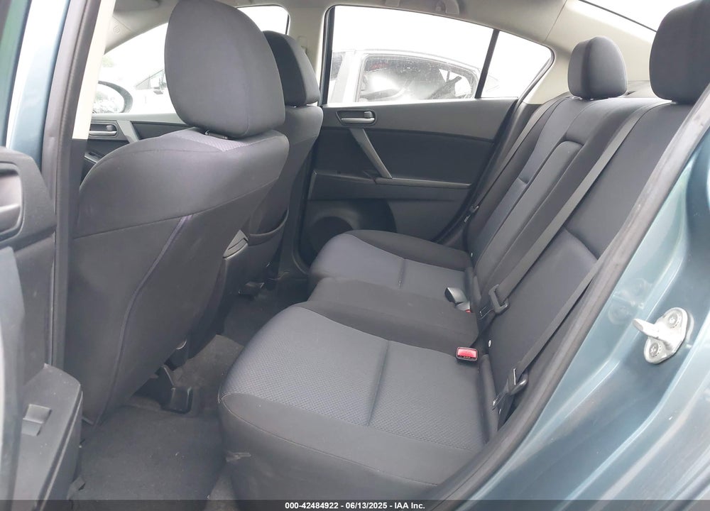 2011 MAZDA 3 VIN: JM1BL1VG3B1430386
