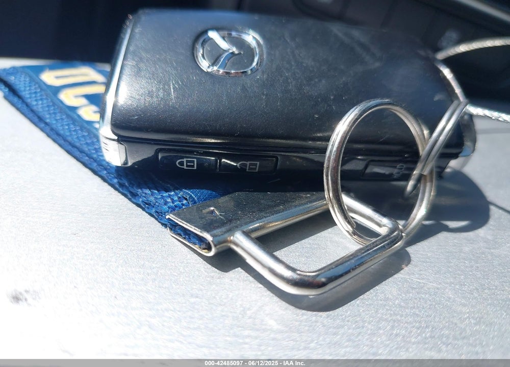 2023 MAZDA 3 VIN: JM1BPAKM1P1620953