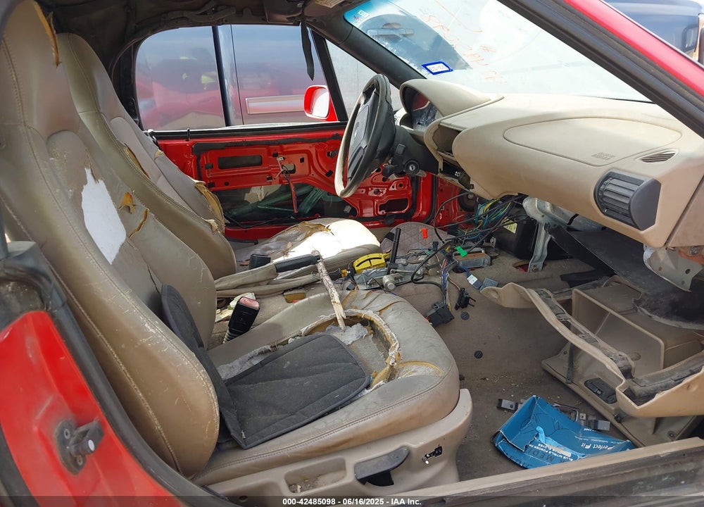 1998 BMW Z3 2.8 VIN: 4USCJ3337WLB63900