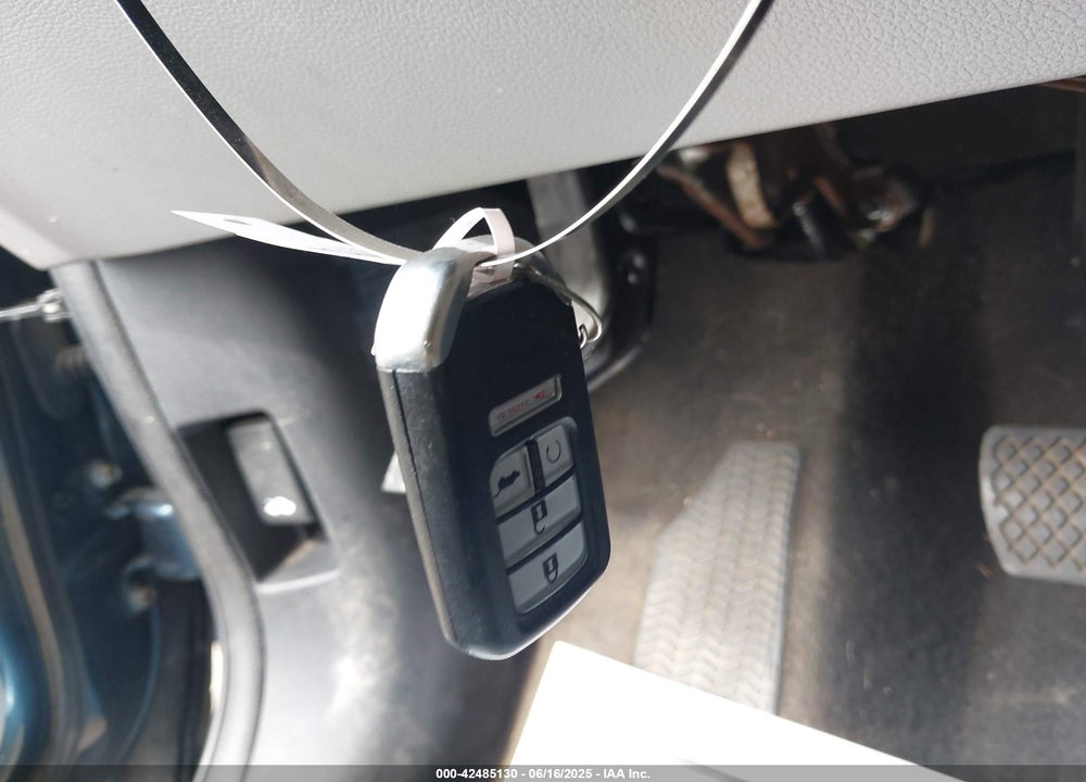 2016 HONDA PILOT VIN: 5FNYF6H10GB006409