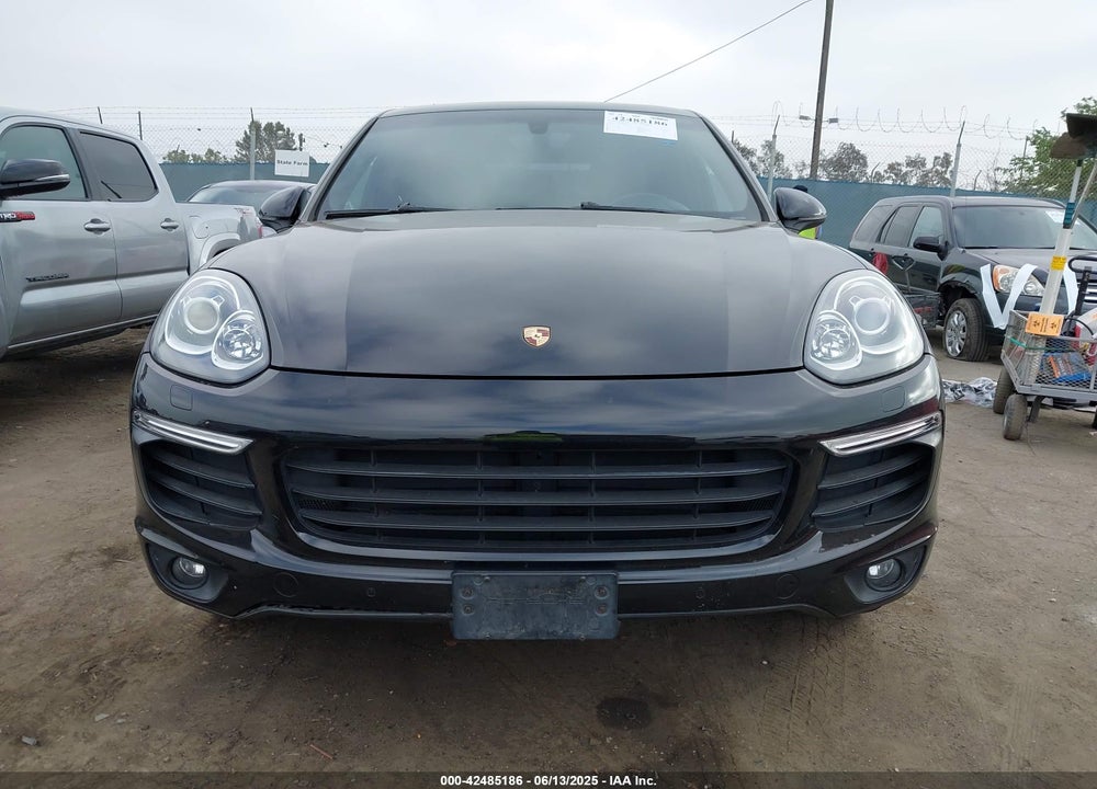 2017 PORSCHE CAYENNE VIN: WP1AA2A22HKA82177