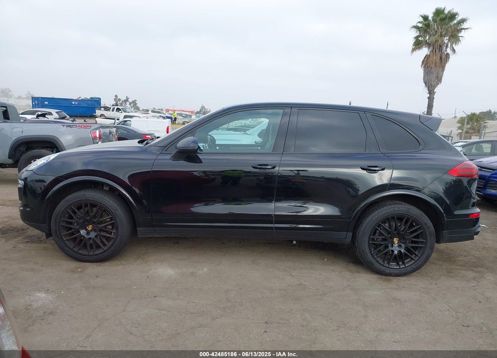 2017 PORSCHE CAYENNE VIN: WP1AA2A22HKA82177