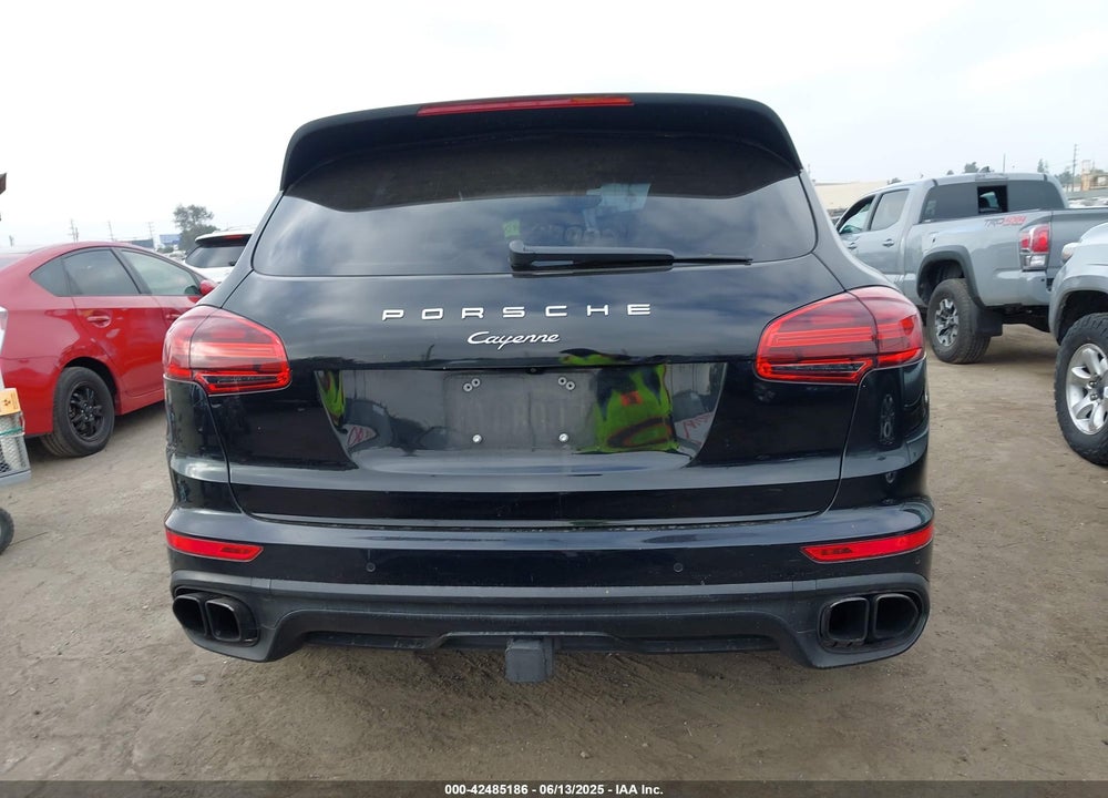 2017 PORSCHE CAYENNE VIN: WP1AA2A22HKA82177