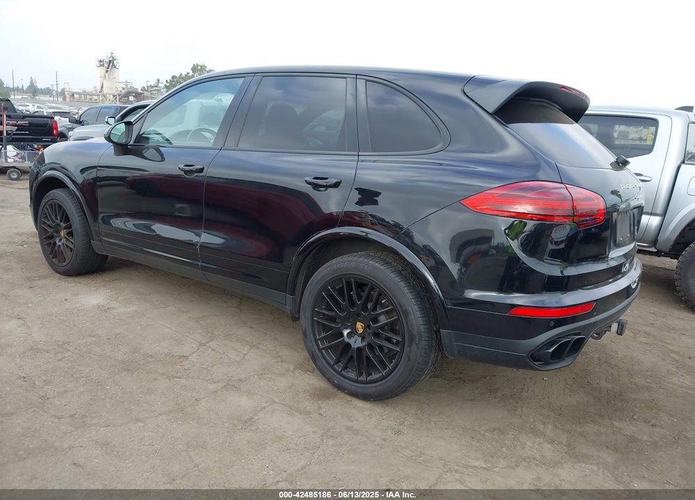 2017 PORSCHE CAYENNE VIN: WP1AA2A22HKA82177