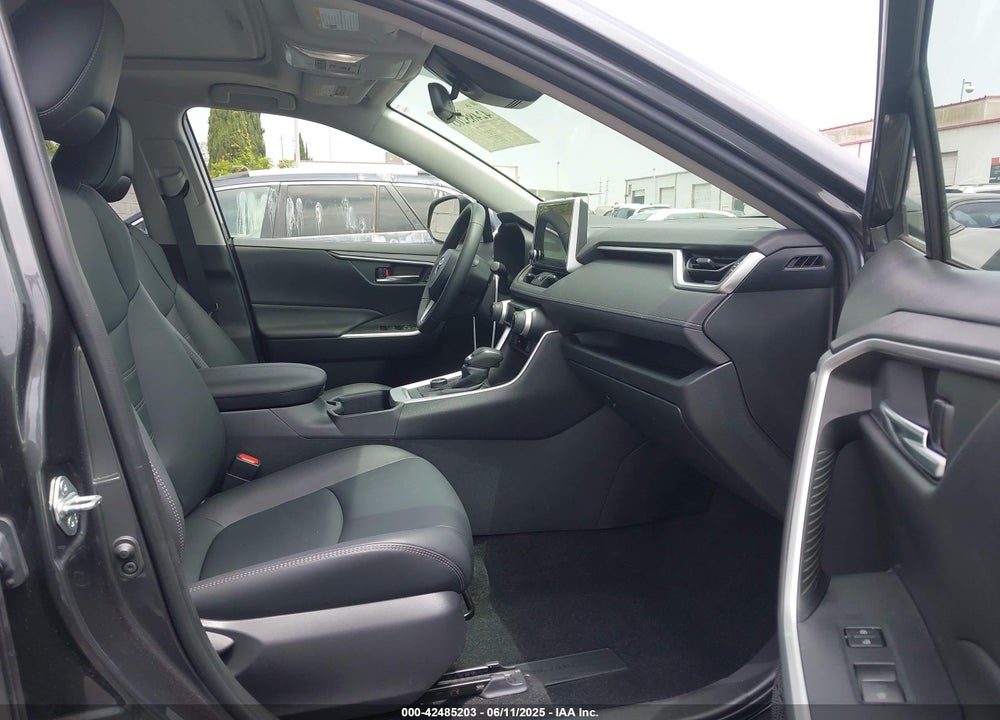 2024 TOYOTA RAV4 HYBRID XLE PREMIUM VIN: JTMB6RFV5RJ059437
