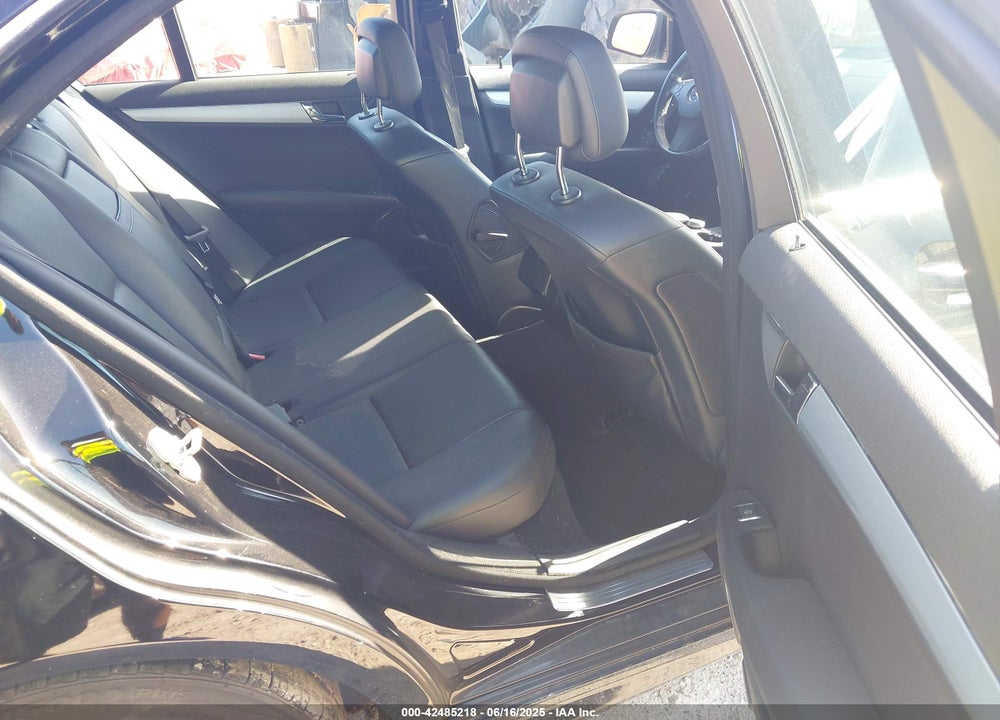 2008 MERCEDES-BENZ C 300 VIN: WDDGF54X38F075078