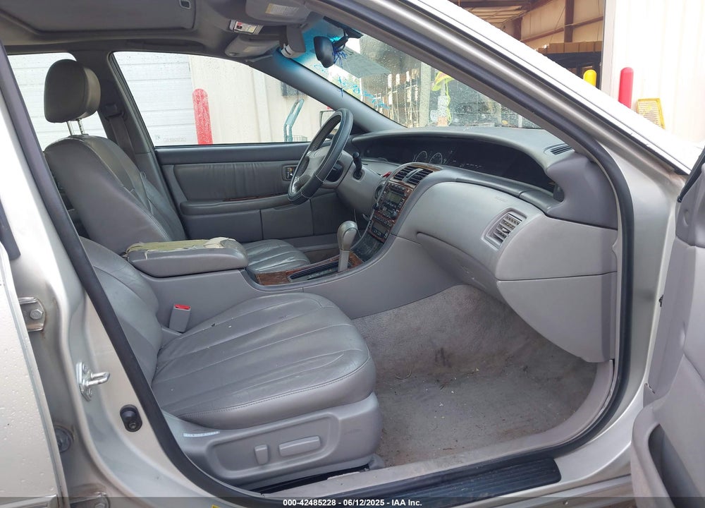 2001 TOYOTA AVALON XLS VIN: 4T1BF28B61U132940