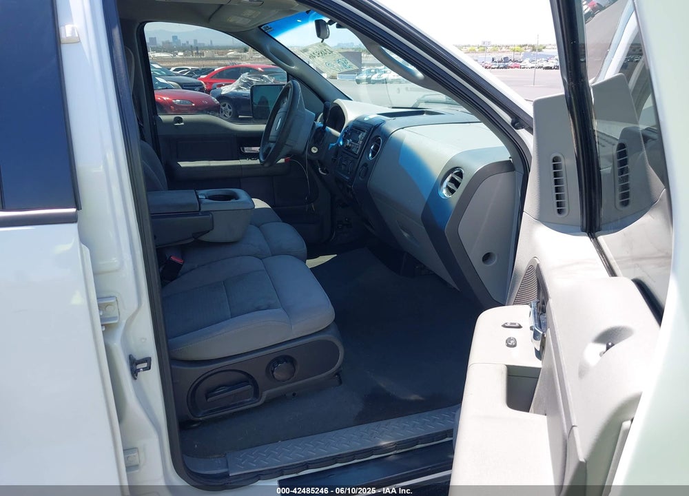 2005 FORD F-150 XLT VIN: 1FTRW12W55KC15429