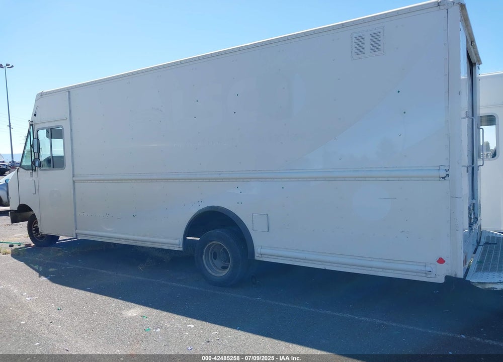 2014 FORD ECONOLINE E450 SUPER D CMM STRP CHS VIN: 1FC3E4KL2EDA92225
