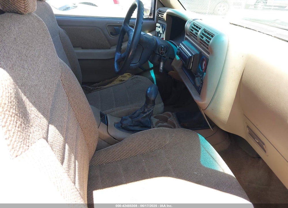 1997 CHEVROLET BLAZER VIN: 1GNCS18W7VK112285