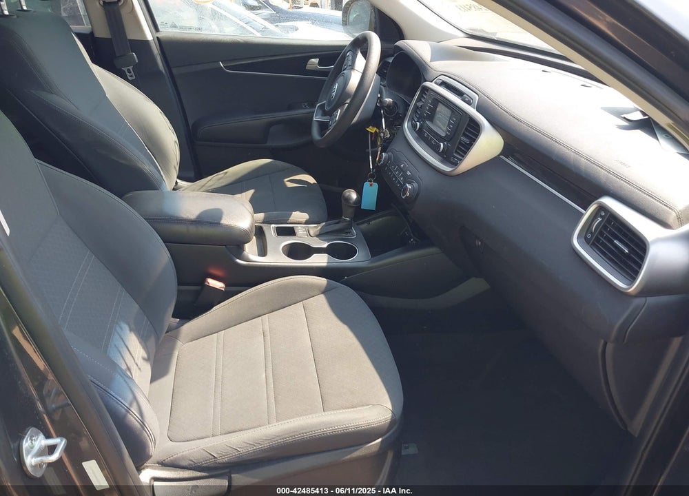 2017 KIA SORENTO VIN: 5XYPGDA54HG224387