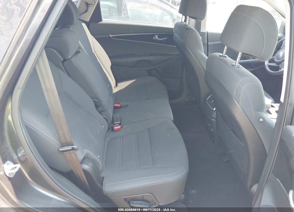 2017 KIA SORENTO VIN: 5XYPGDA54HG224387
