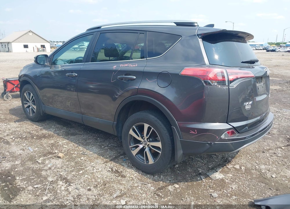 2017 TOYOTA RAV4 XLE VIN: 2T3RFREV3HW672141