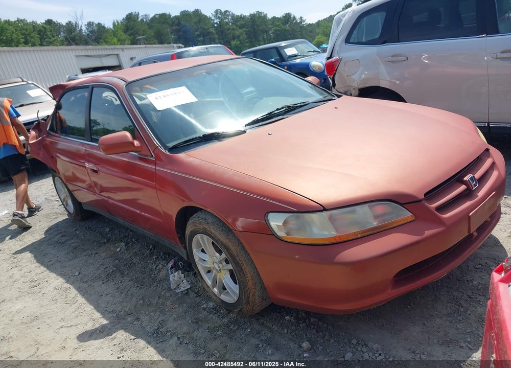 1998 HONDA ACCORD LX VIN: 1HGCG5646WA245373