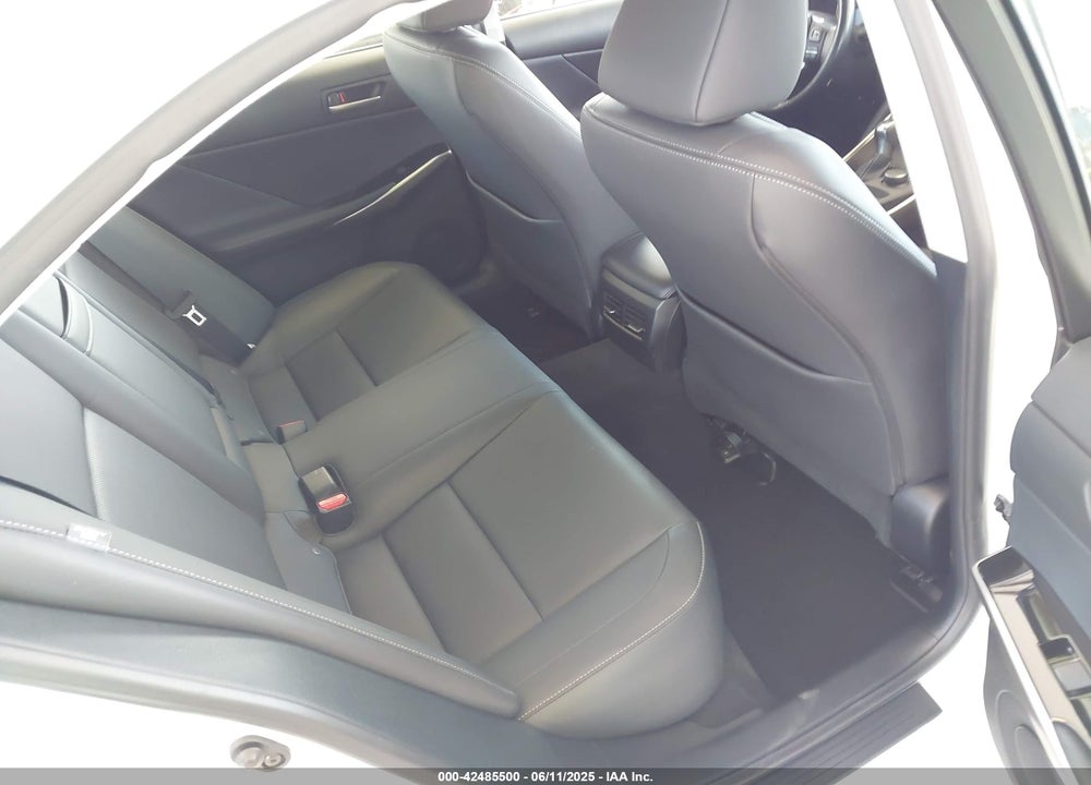 2017 LEXUS IS 200T VIN: JTHBA1D20H5051700