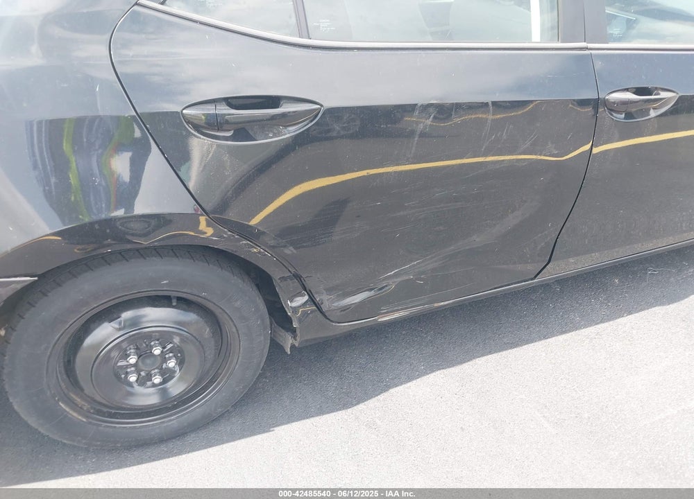 2018 TOYOTA COROLLA VIN: 5YFBURHE1JP793513