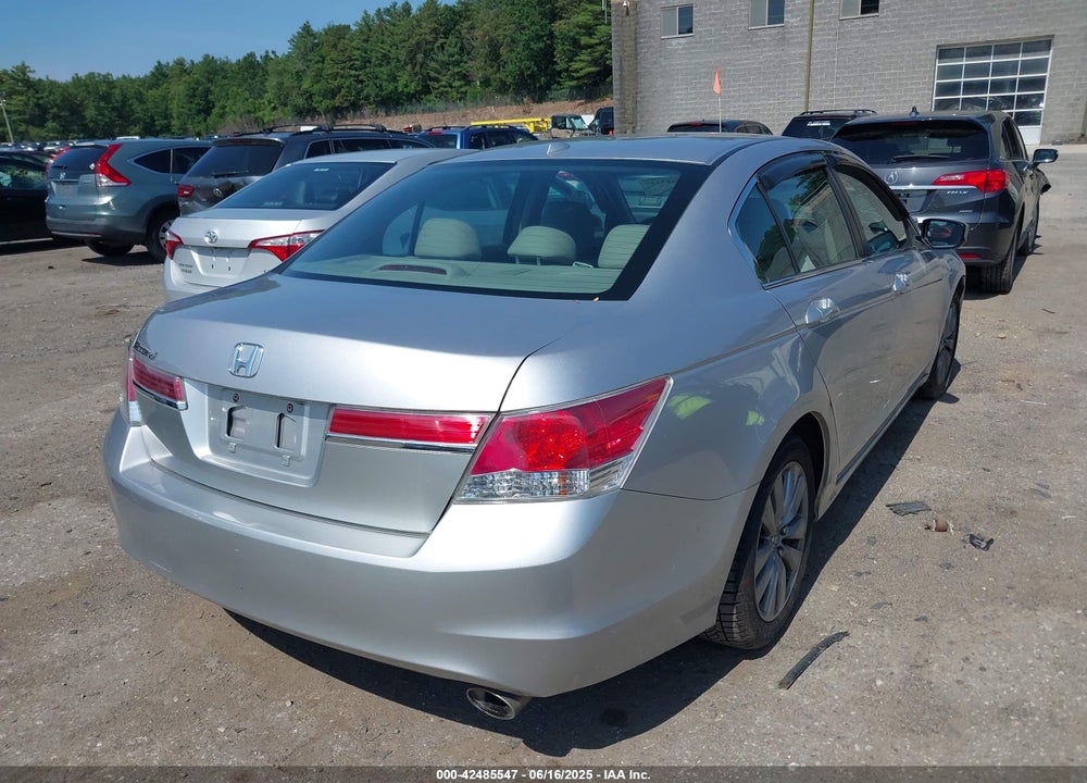 2011 HONDA ACCORD 2.4 EX-L VIN: 1HGCP2F80BA098639