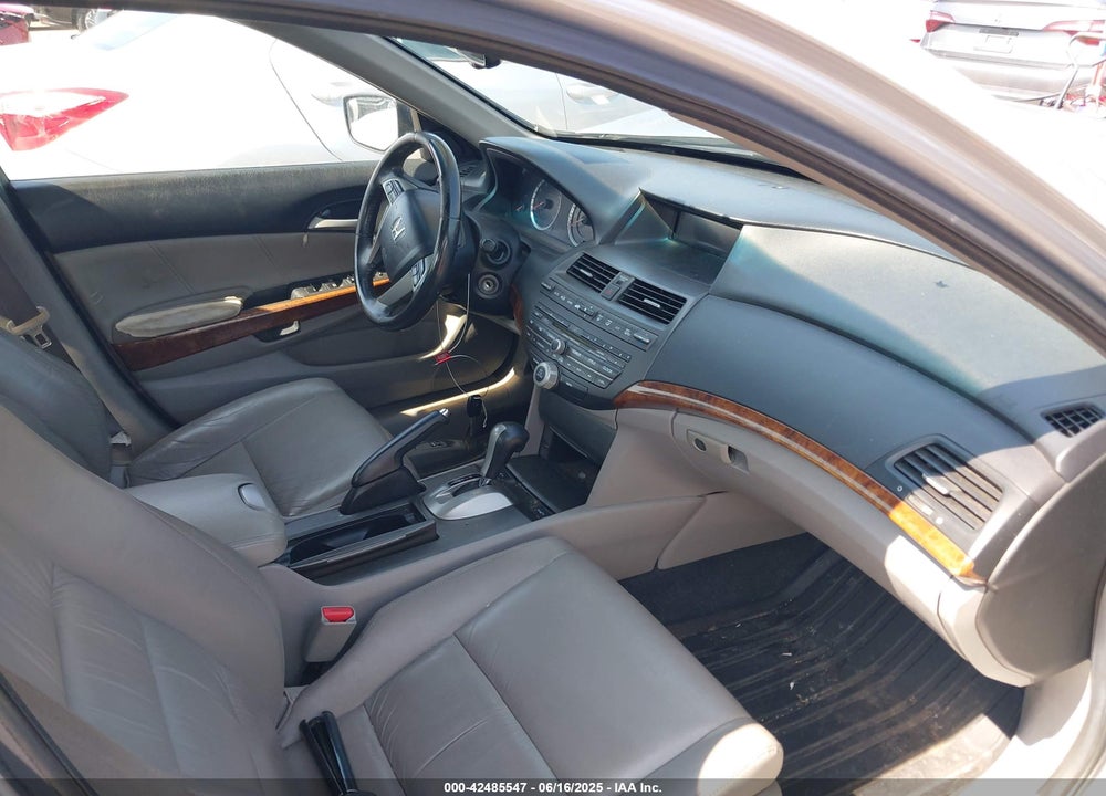 2011 HONDA ACCORD 2.4 EX-L VIN: 1HGCP2F80BA098639