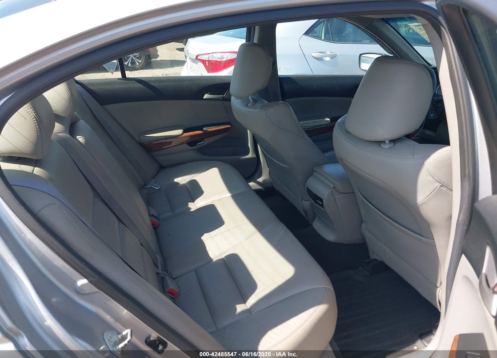 2011 HONDA ACCORD 2.4 EX-L VIN: 1HGCP2F80BA098639
