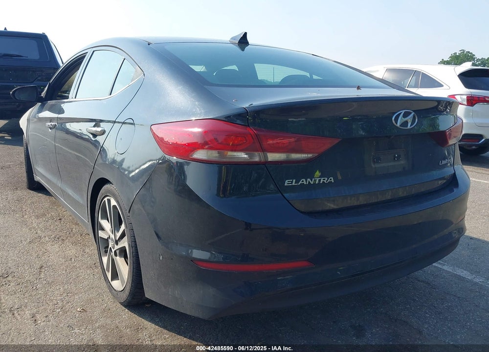 2017 HYUNDAI ELANTRA VIN: 5NPD84LF3HH056983
