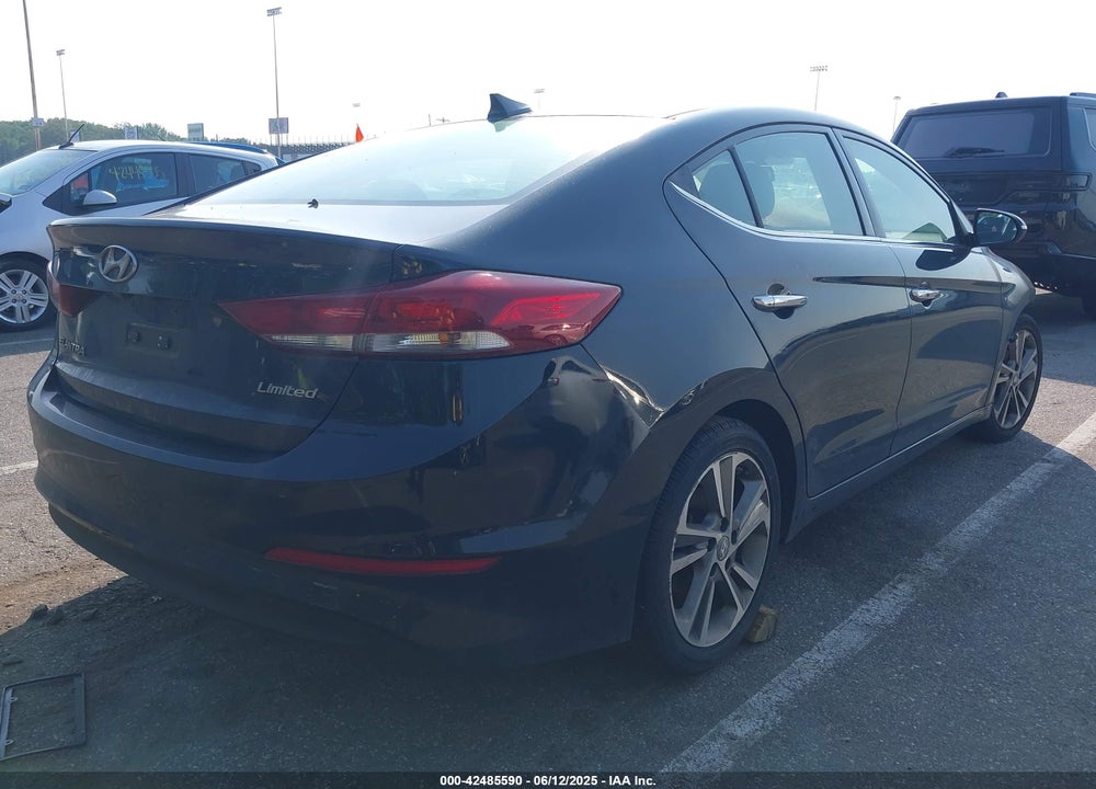 2017 HYUNDAI ELANTRA VIN: 5NPD84LF3HH056983