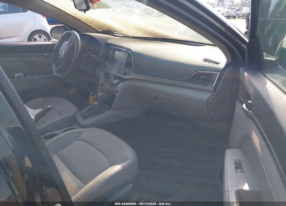 2017 HYUNDAI ELANTRA VIN: 5NPD84LF3HH056983