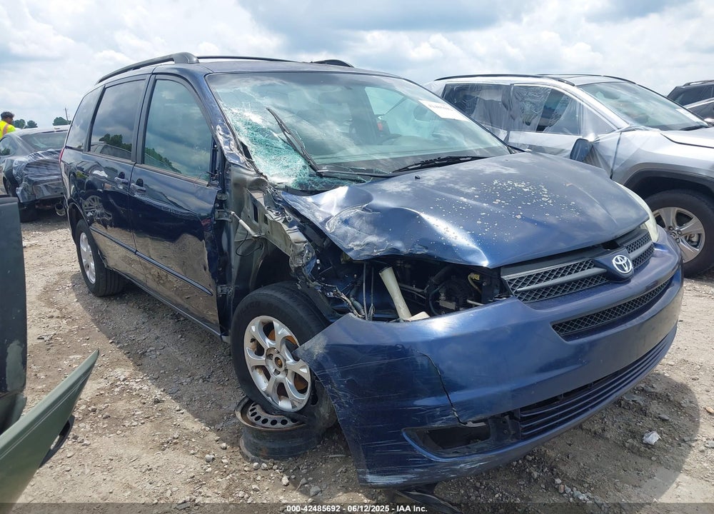 2004 TOYOTA SIENNA LE VIN: 5TDZA23C04S071272