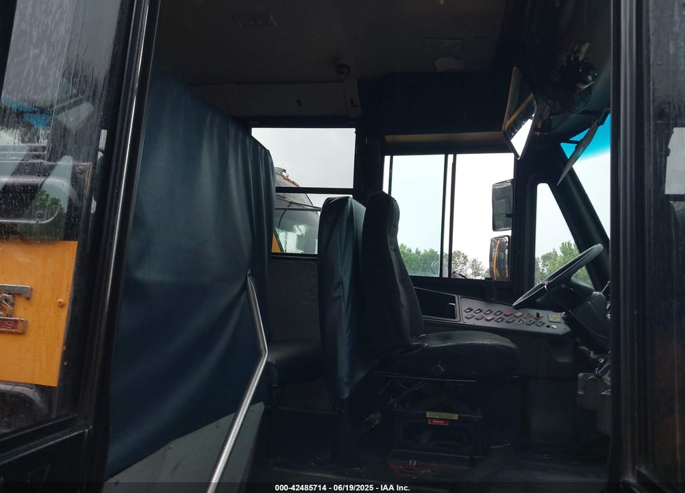 2009 FREIGHTLINER CHASSIS B2B VIN: 4UZABRDJ09CAE9386