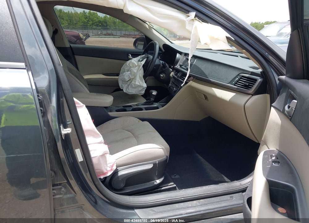 2016 KIA OPTIMA LX VIN: 5XXGT4L30GG111367