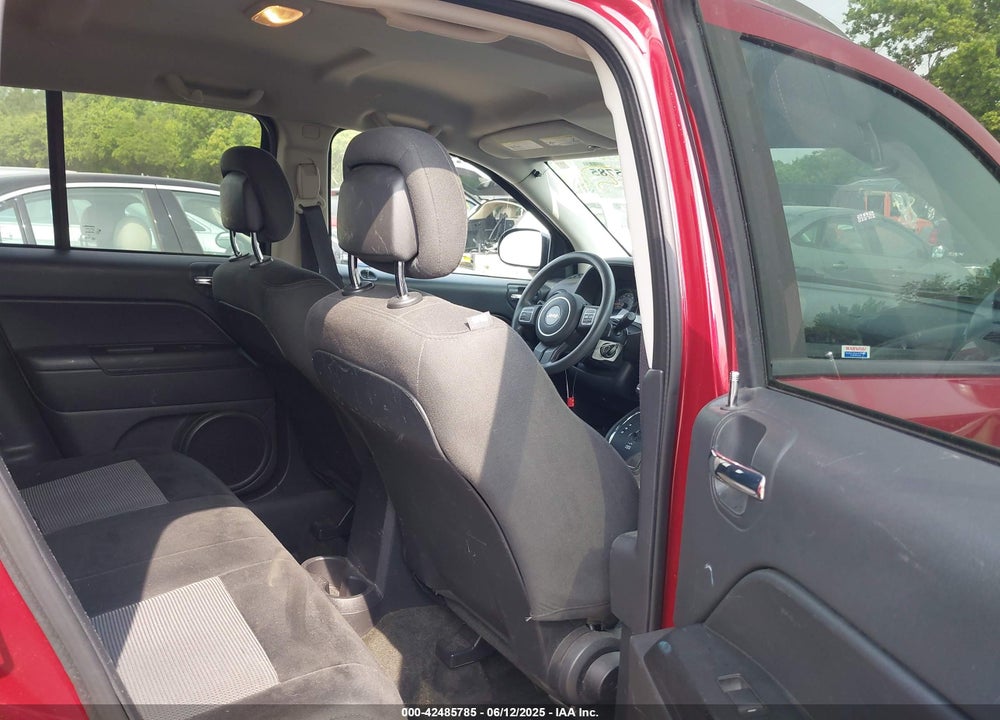2016 JEEP COMPASS VIN: 1C4NJCBB0GD785738