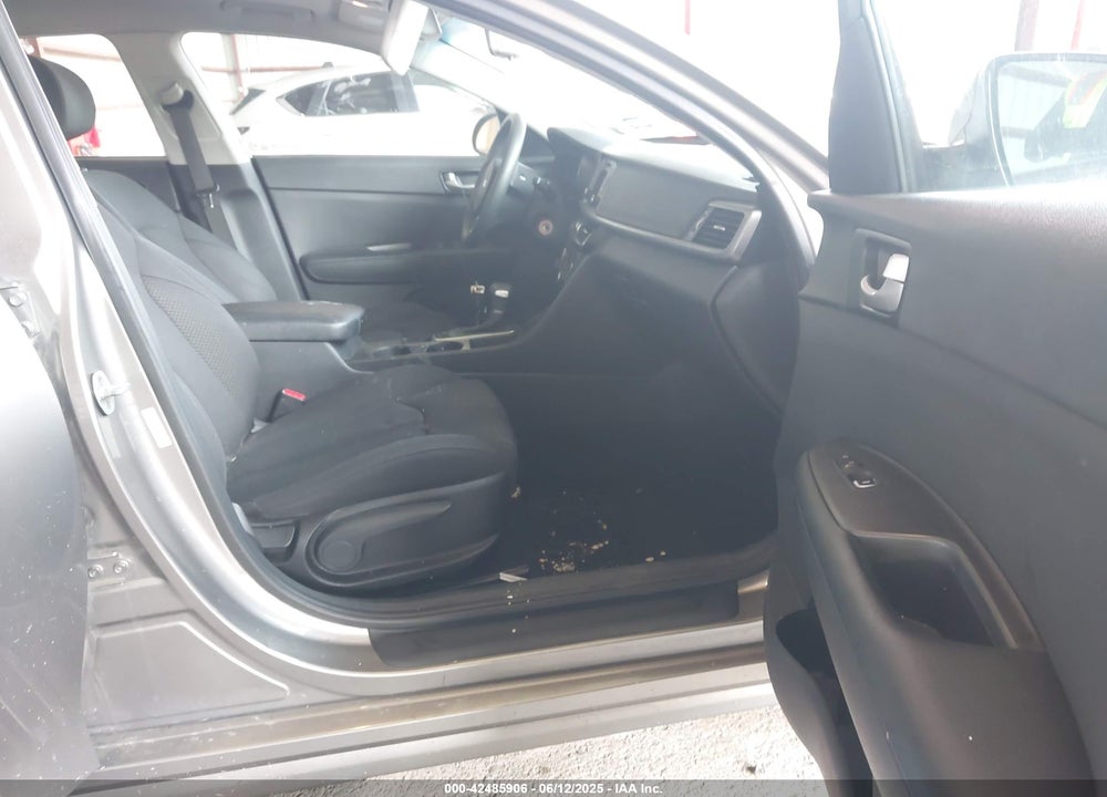 2017 KIA OPTIMA LX VIN: 5XXGT4L38HG133201