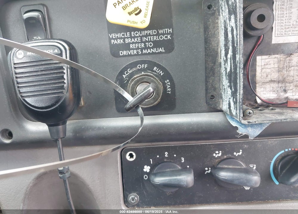 2009 FREIGHTLINER CHASSIS B2B VIN: 4UZABRDJ89CAE9426