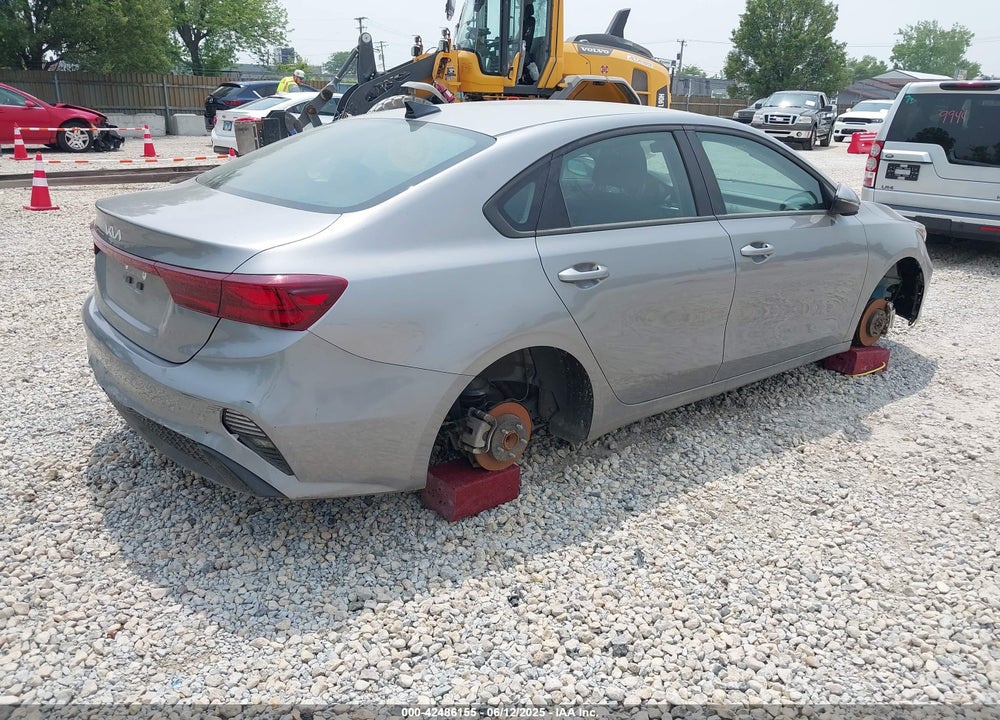 2023 KIA FORTE LXS VIN: 3KPF24AD7PE587120