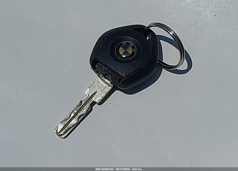 2001 BMW Z3 2.5I VIN: WBACN33491LK45326
