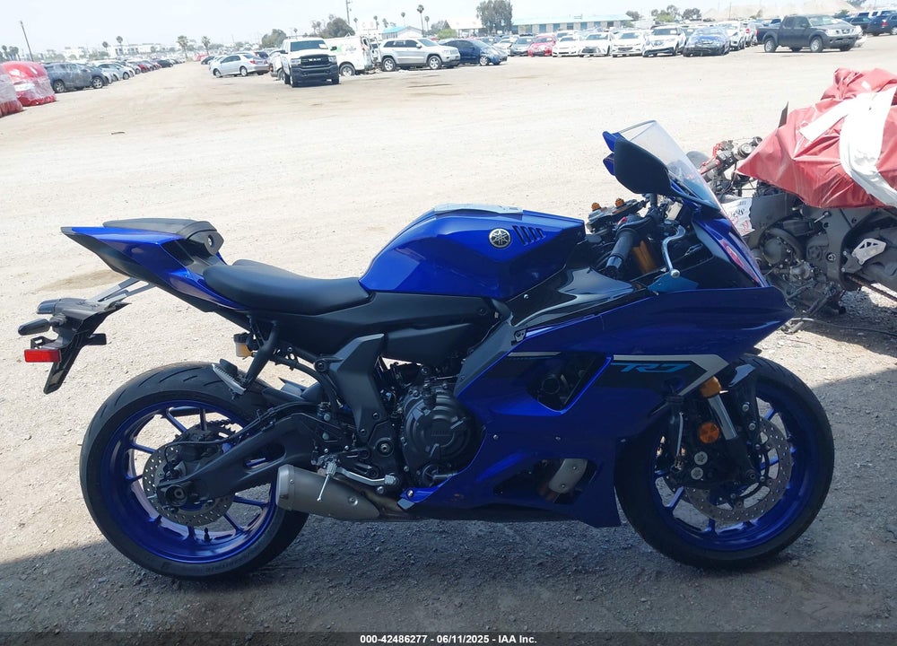 2025 YAMAHA YZFR7 VIN: JYARM38Y4SA003676