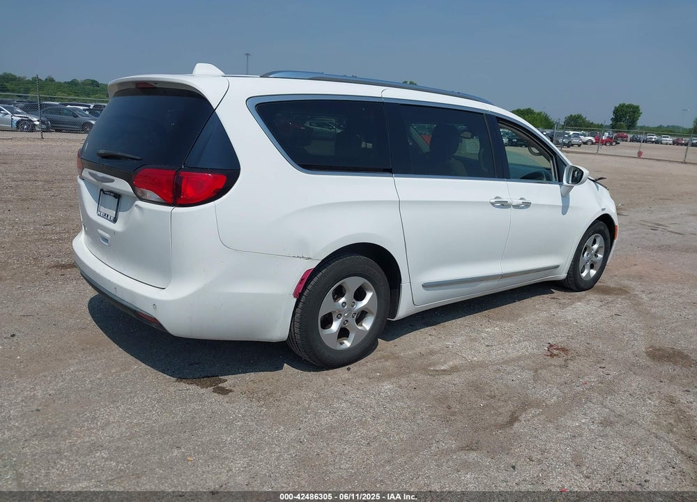 2017 CHRYSLER PACIFICA VIN: 2C4RC1EG1HR536662