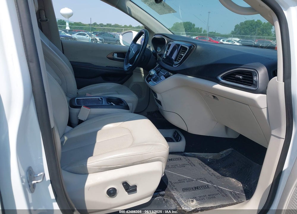 2017 CHRYSLER PACIFICA VIN: 2C4RC1EG1HR536662