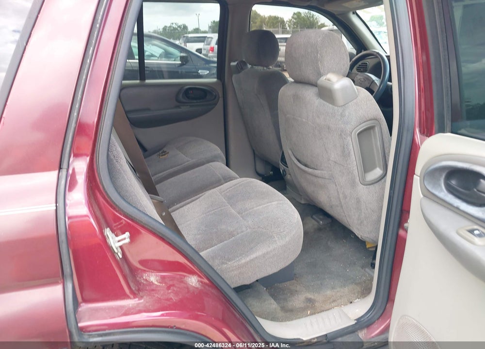 2004 CHEVROLET TRAILBLAZER LS VIN: 1GNDS13S342339187