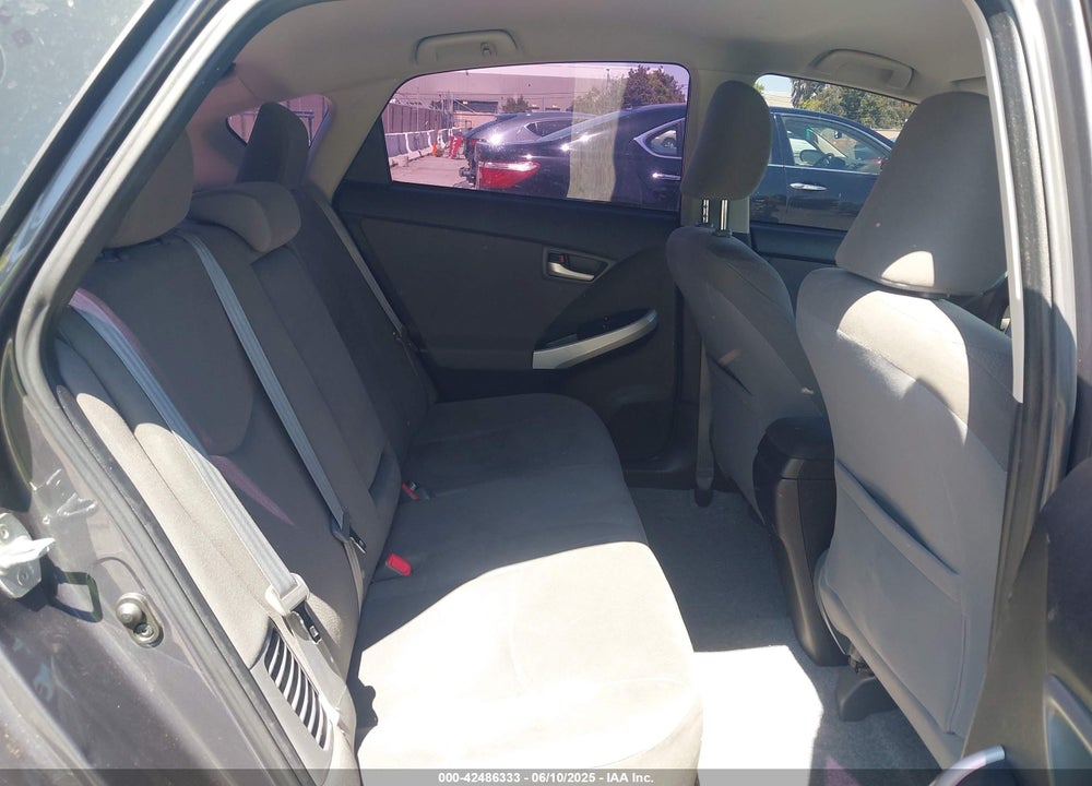 2013 TOYOTA PRIUS TWO VIN: JTDKN3DUXD5565888