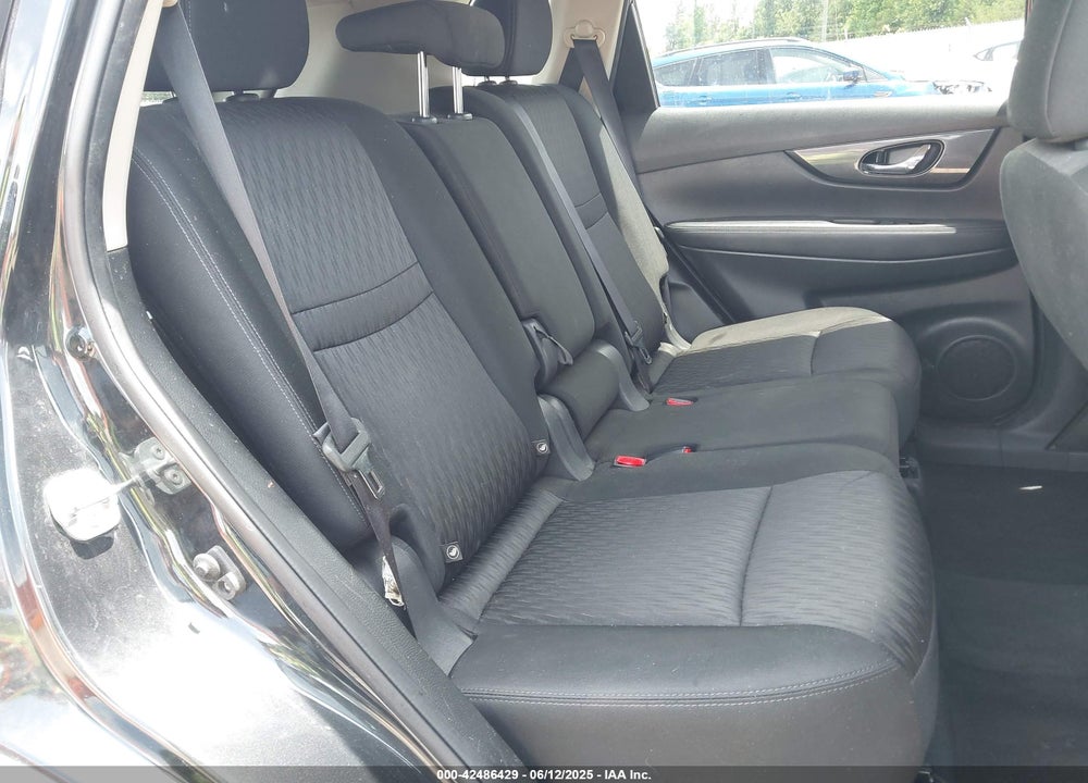 2017 NISSAN ROGUE VIN: KNMAT2MT8HP547015
