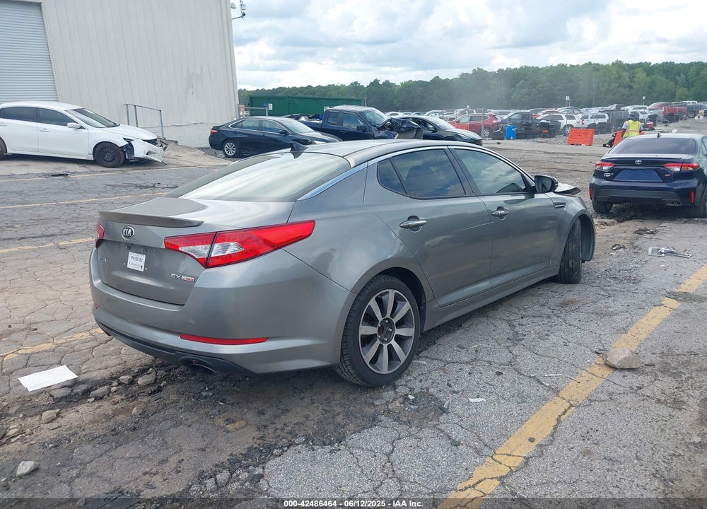 2013 KIA OPTIMA VIN: 5XXGR4A64DG128017